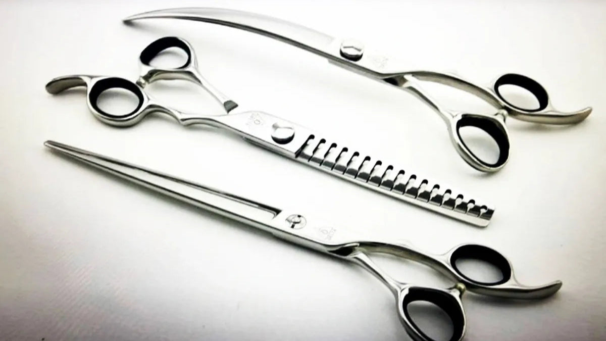 Delta Dog Grooming Scissors Designer Set of 3 Close up Scissors showing scissor and blade details
