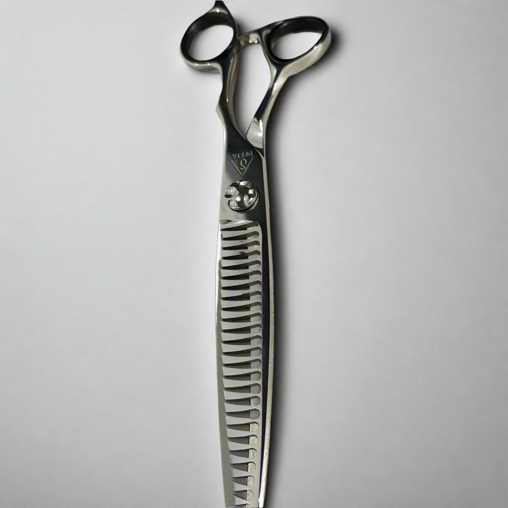 Delta Warrior Chunker Grooming Scissors front view showing bladed closed view